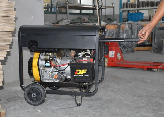 Puissance de 10 KVA Petit générateur portable avec 3000 tr/min/3600 tr/min Vitesse du moteur et 2-3 sorties AC 1 sortie DC
